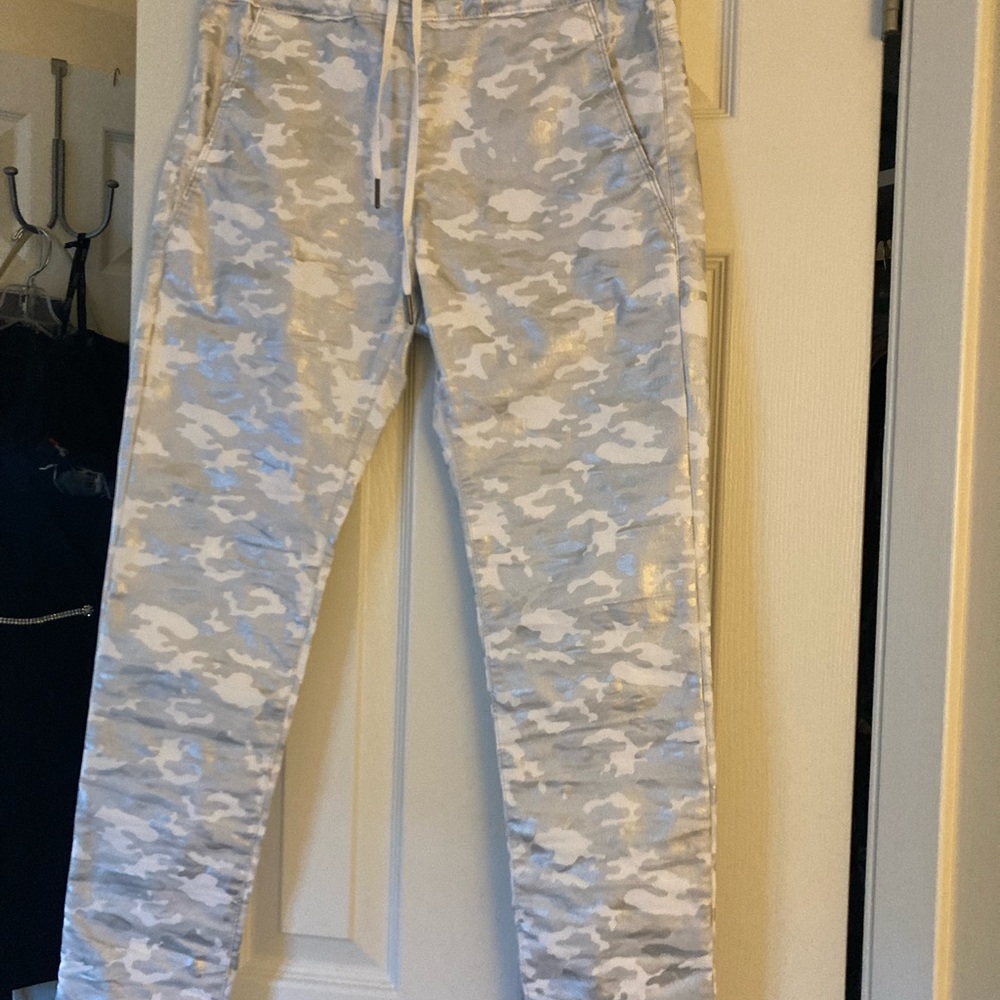 Drawstring camouflage pants